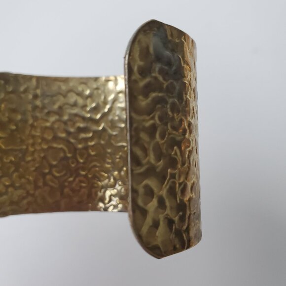 PRETTY Rustic Gold Hammered Cuff Bracelet Coloured Stones & Metal Applique 7" - Picture 8 of 8